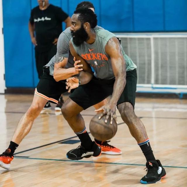 联盟第4+联盟第7！恭喜火箭队，两明星联手，下赛季变身罚球大队